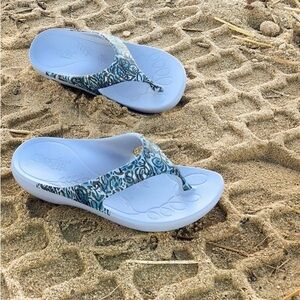 Alegria Ode Casual Friday Sandal Size 37, New